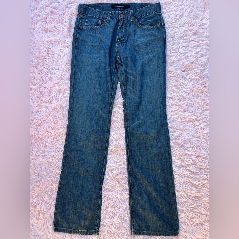 Calvin Klein Lean Bootcut size 6 length 32 mid-rise